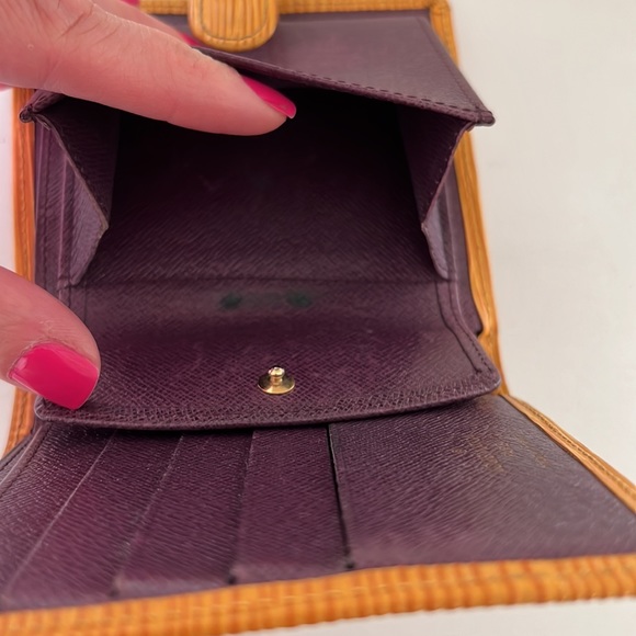 Louis Vuitton Epi Wallet - Picture 6 of 10